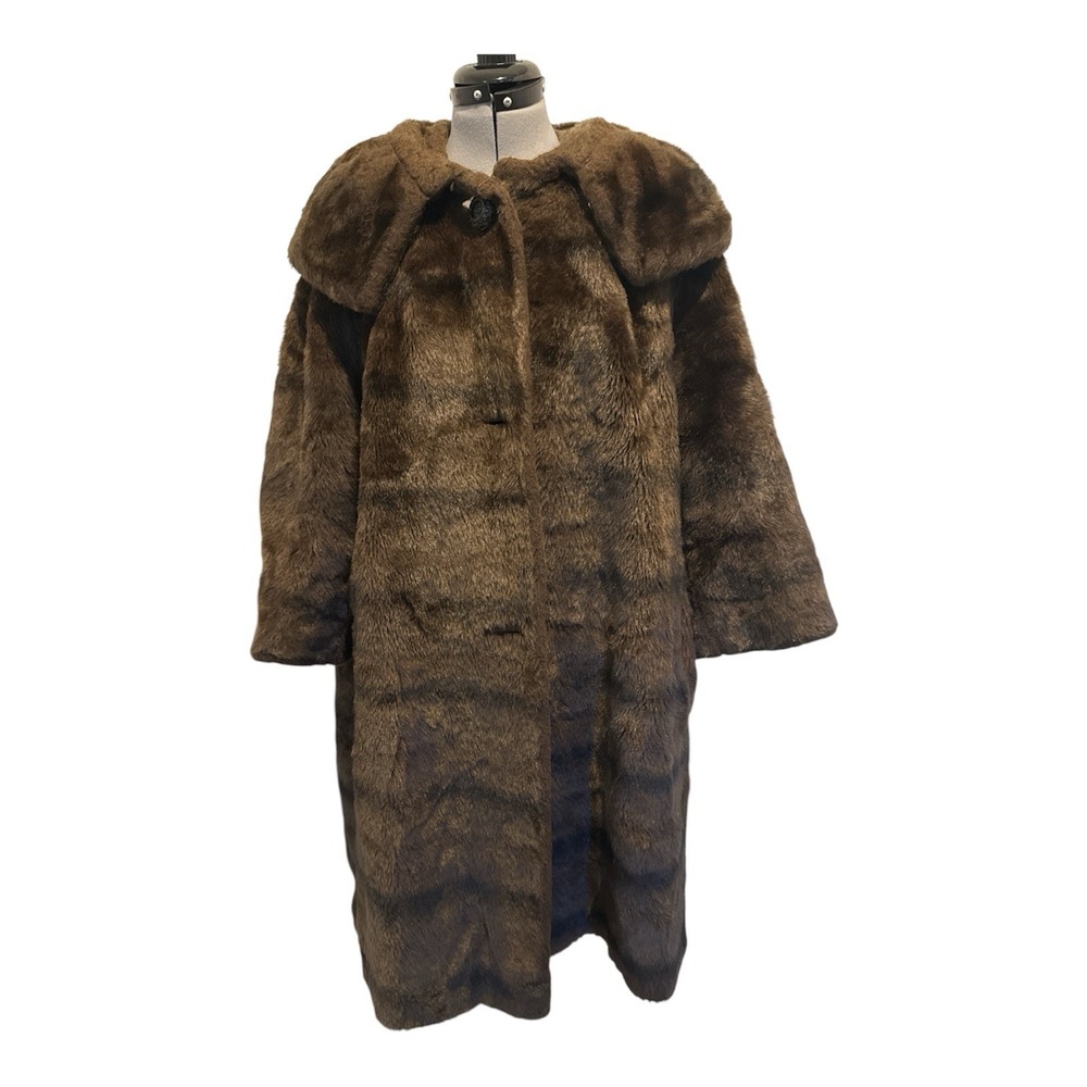 VTG 60s  Faux Fur/Fur? Coat ILGWU Union Made Long Sleeve Vampire Collar, Lined